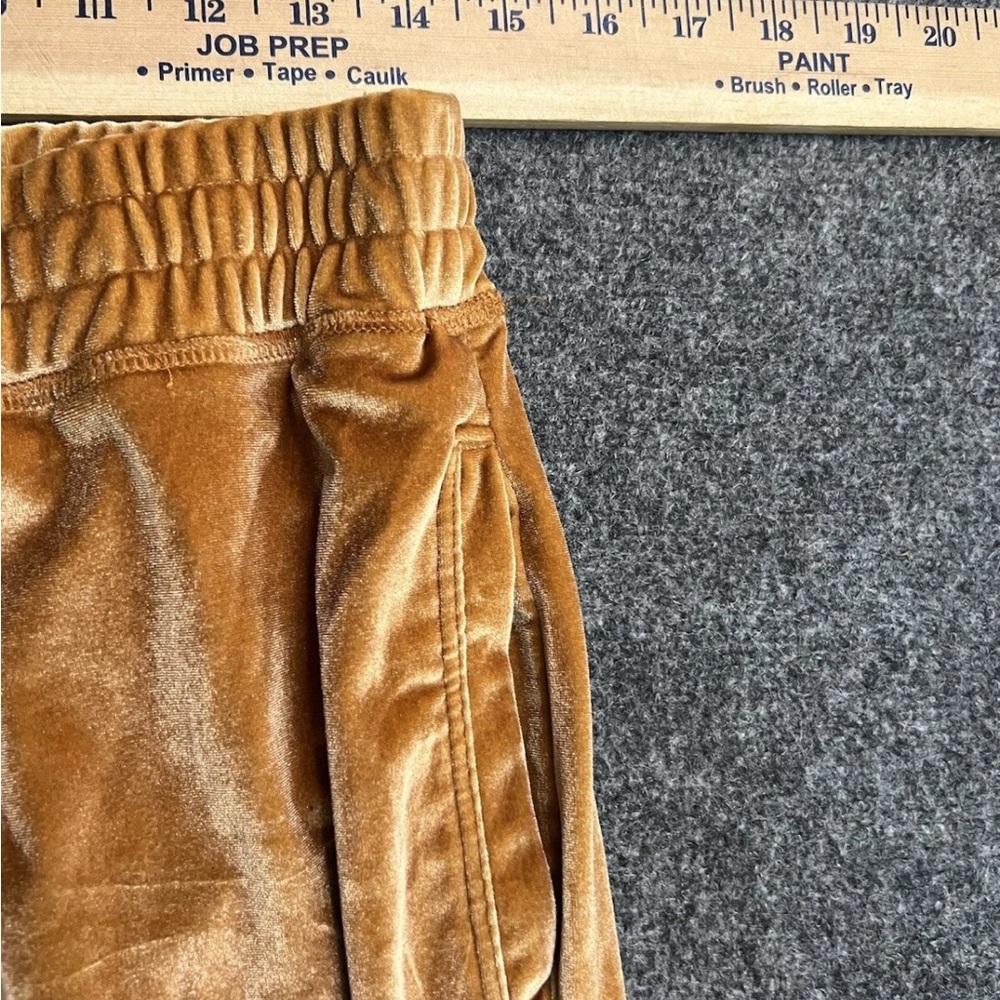 Fabletics velour Joggers Velvet gold lounge pants Drawstring Size Medium - Picture 4 of 5